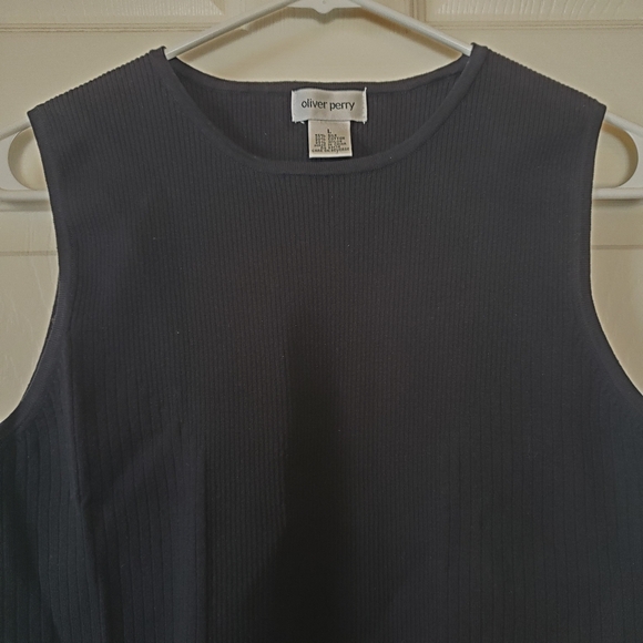 Oliver Perry Black Silk Cotton Blend Ribbed Semi Cropped Tank. Size L - Picture 2 of 7